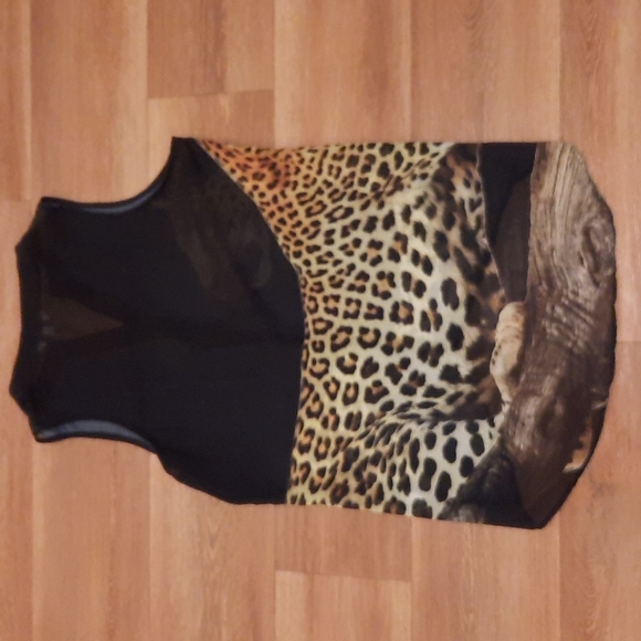 🔥🔥🔥SALE🔥🔥🔥Buffalo Leopard Print Sheer Sleeveless Top - Picture 2 of 4